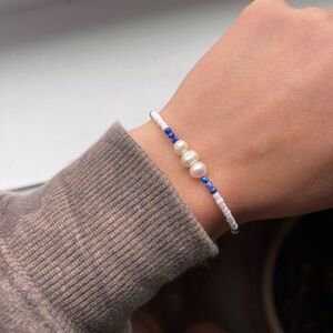 HOMEMADE NEVER WORN Elegant Blue and White Beaded Bracelet
